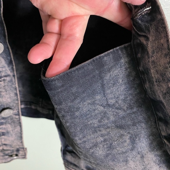 EUC ACID WASH DEMOLITION DENIM VEST WITH PATCHES. SLEEVELESS. COLAR. - Picture 5 of 9